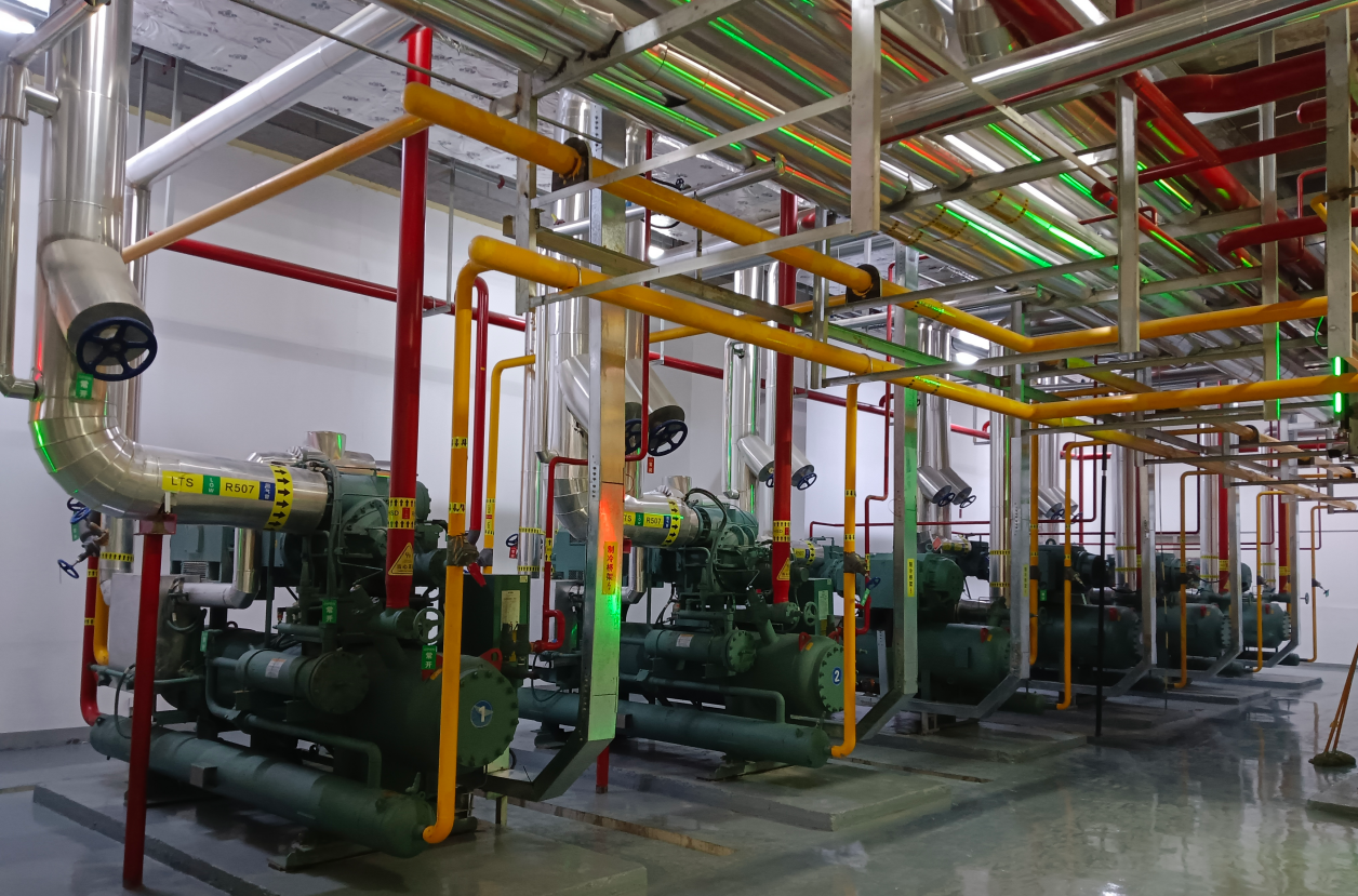 Cold storage refrigeration and temperature-controlled warehouse system
