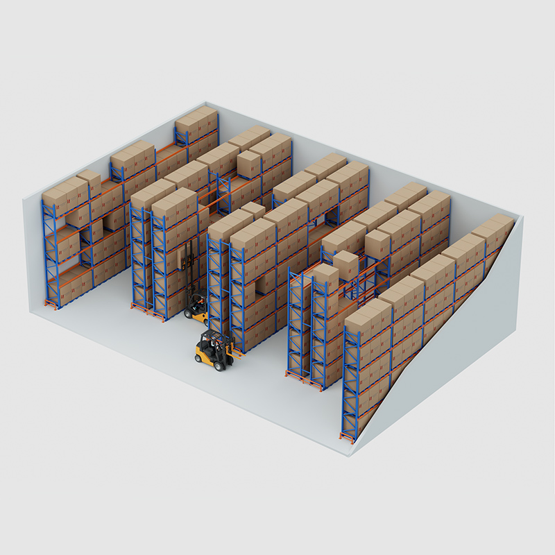 Forklift accessing pallets in a Selective Pallet Racking System warehouse