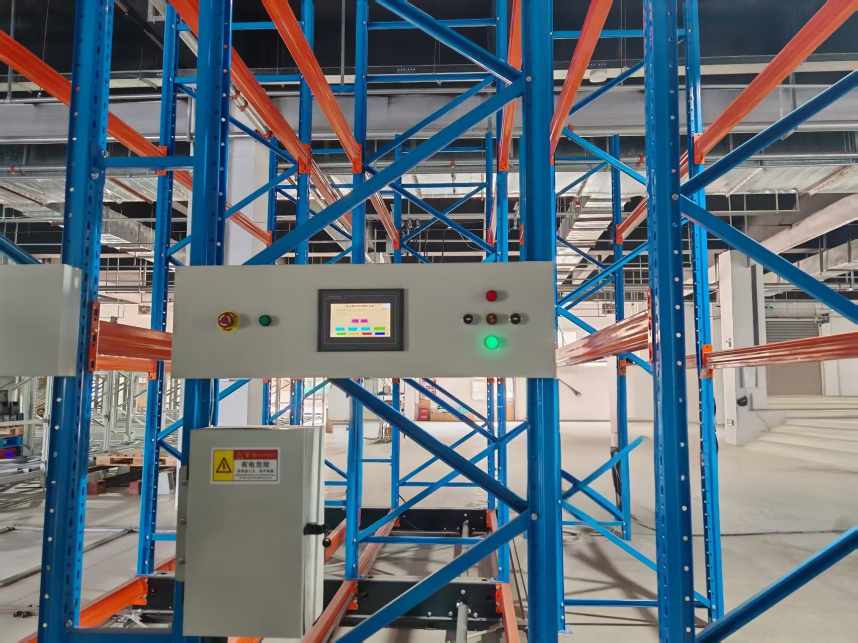 Mobile racking system for high-density warehouse storage