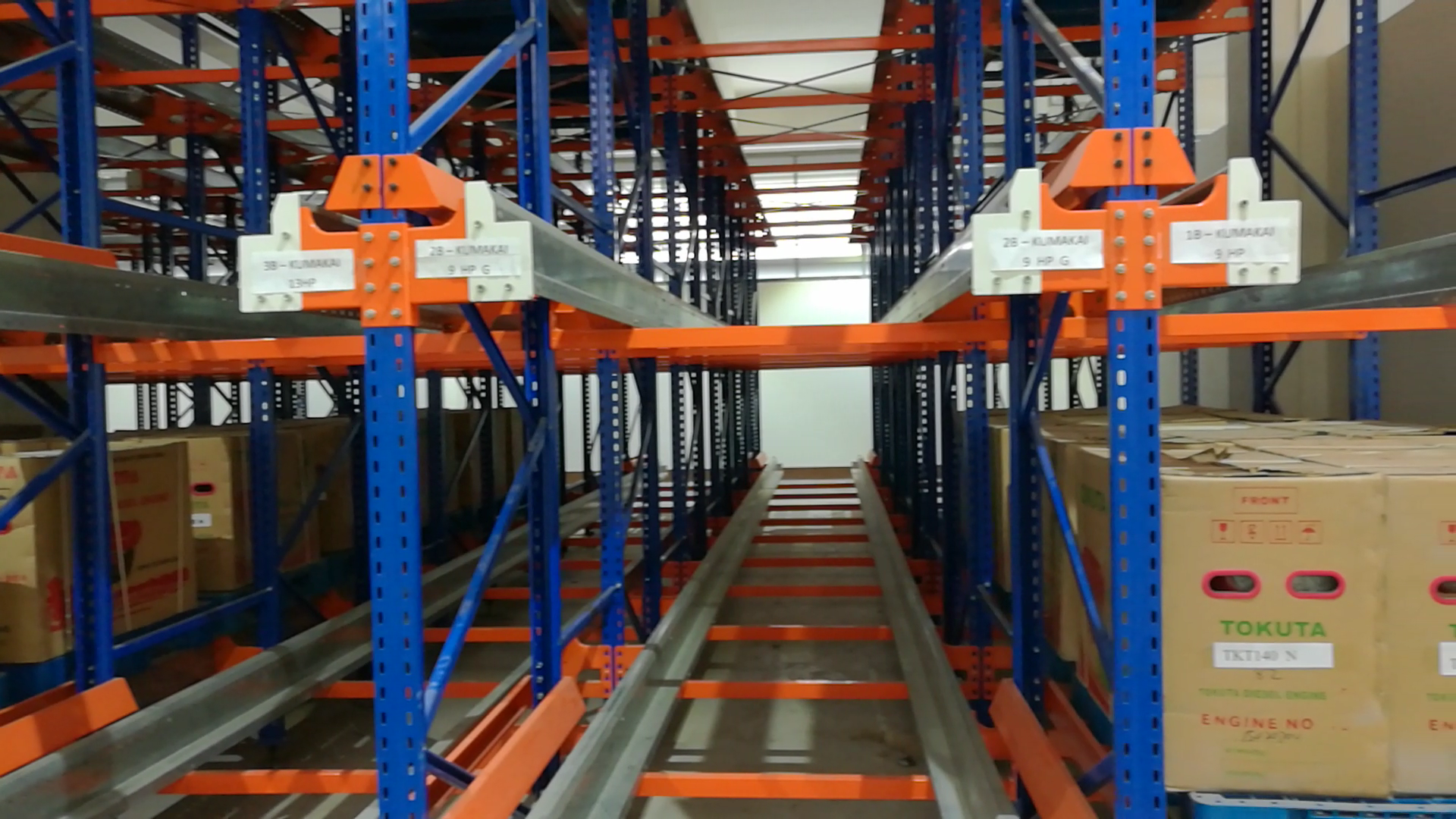 High density shuttle racking system warehouse.png