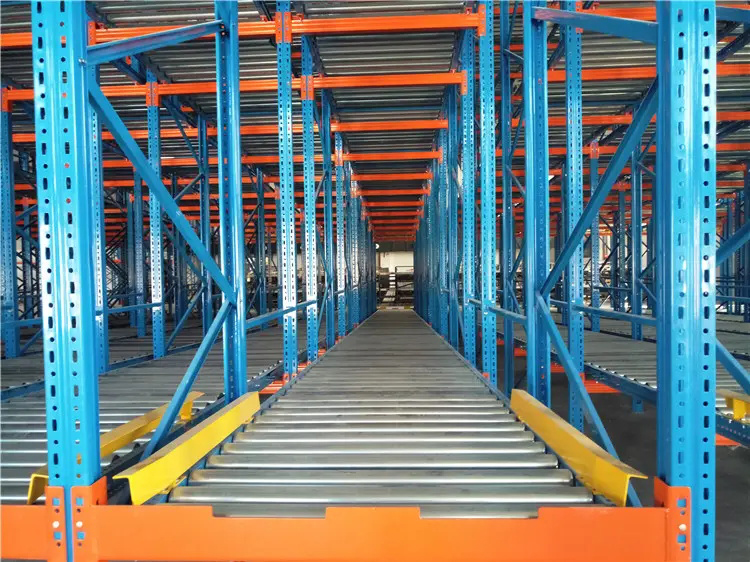 Gravity racking solution for food and beverage warehouse