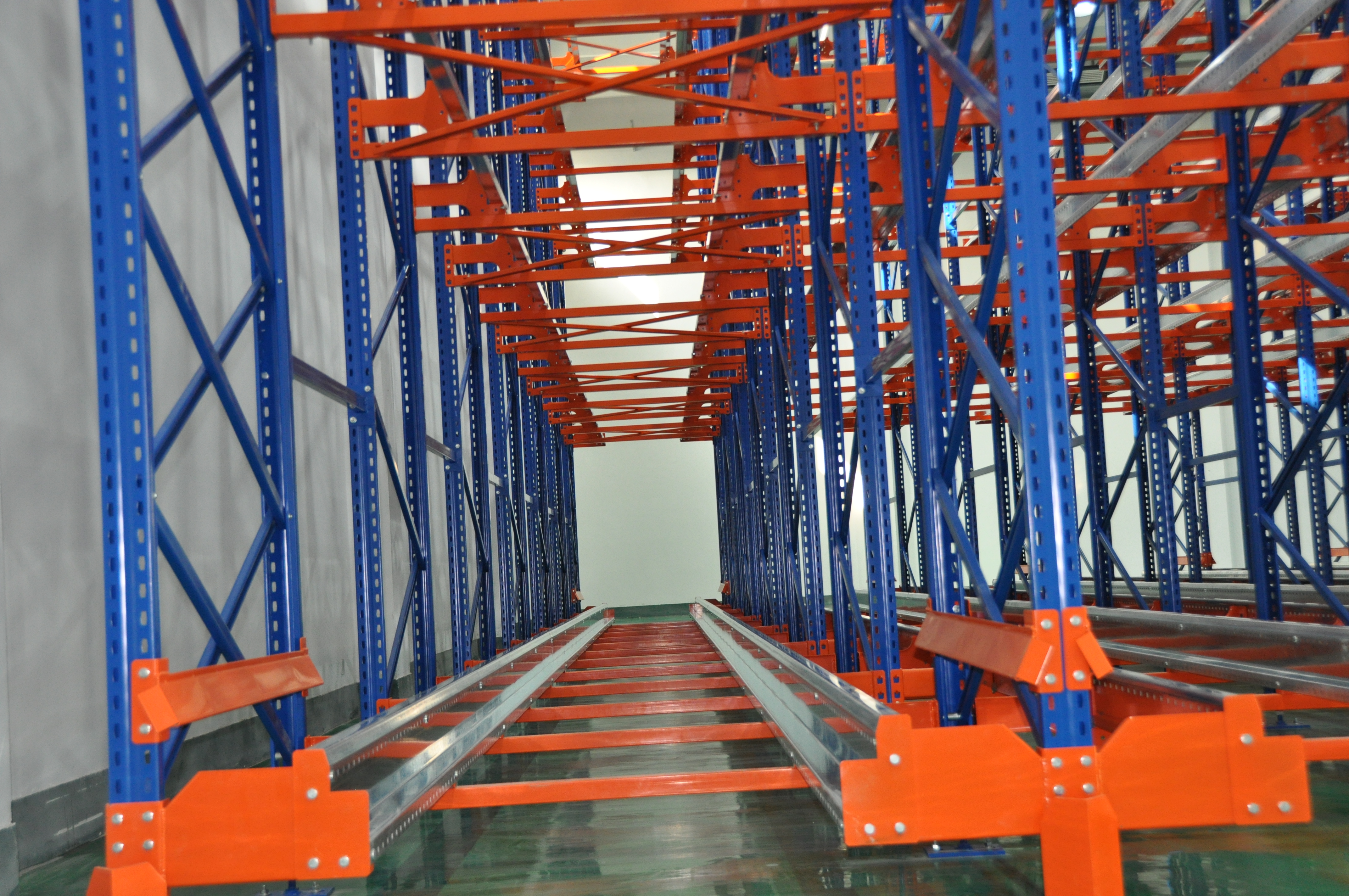 Radio Shuttle Racking System