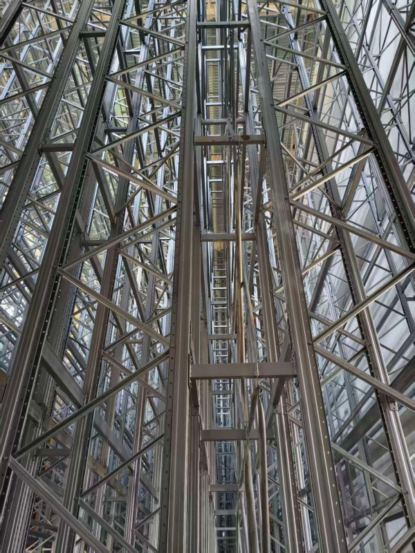High-density pallet storage warehouse.jpg